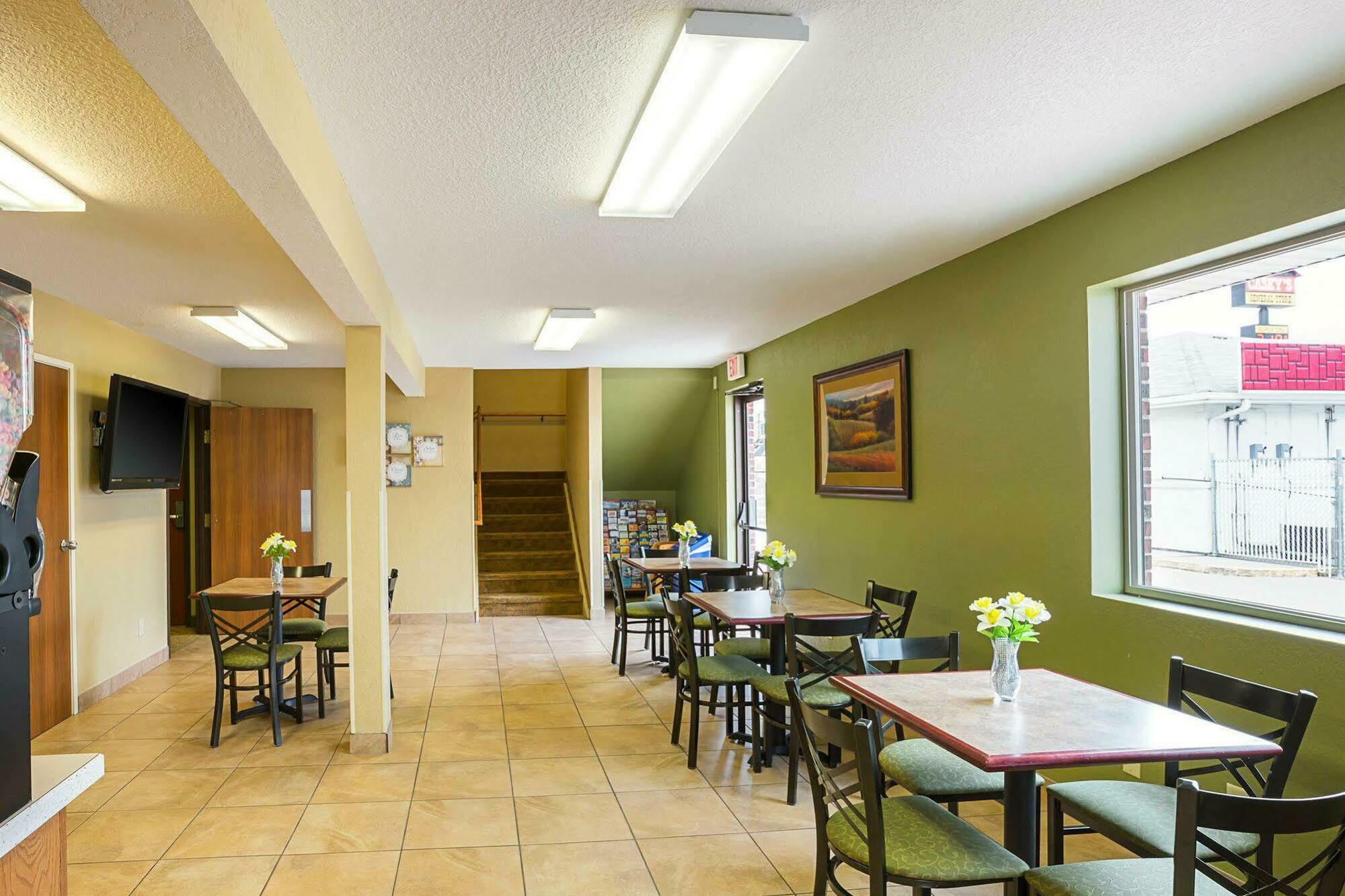 Rodeway Inn&Suites Kearney Exterior foto