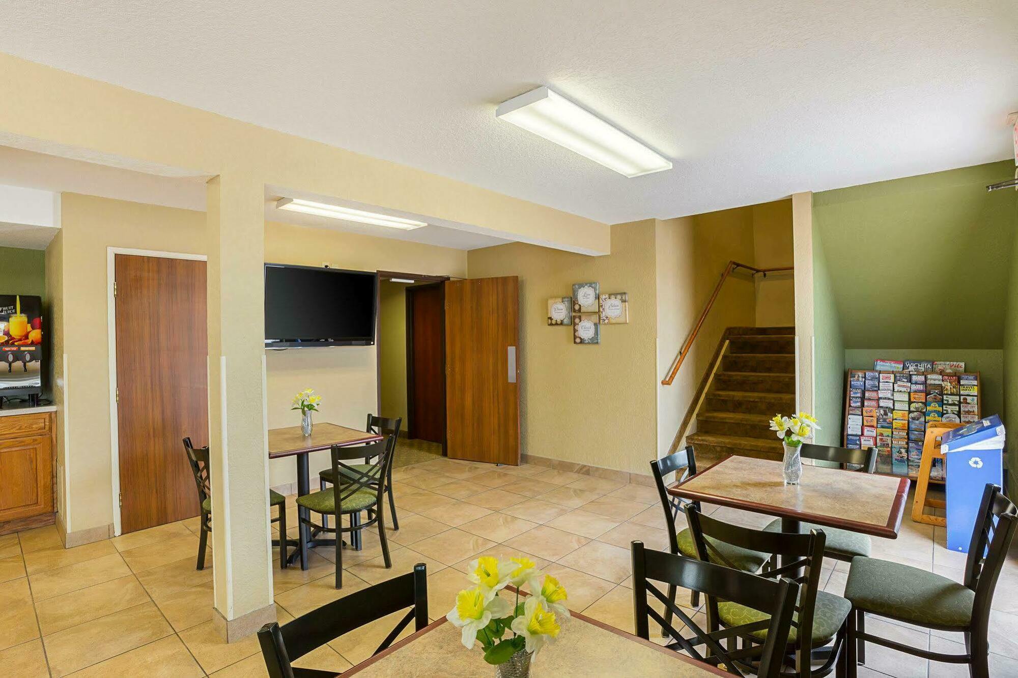 Rodeway Inn&Suites Kearney Exterior foto